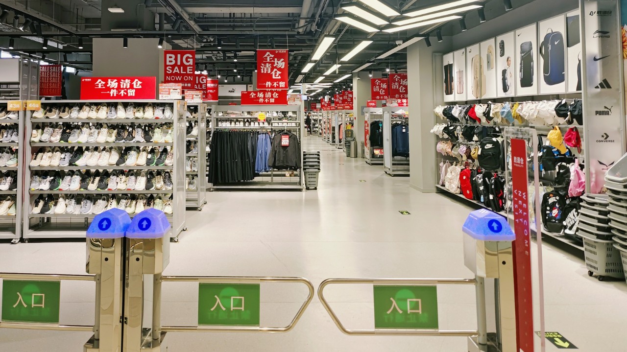 YYsportsのPBブランド -  Avery Dennisonの RFIDソリューションでDXを加速。